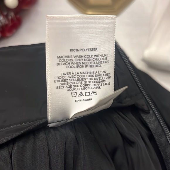 Express Black Taffeta Mini Skirt with Self Tie Belt and Pockets - Picture 5 of 9